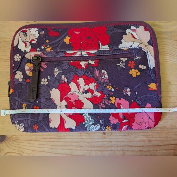 Sakroots Tablet Case - Picture 5 of 7